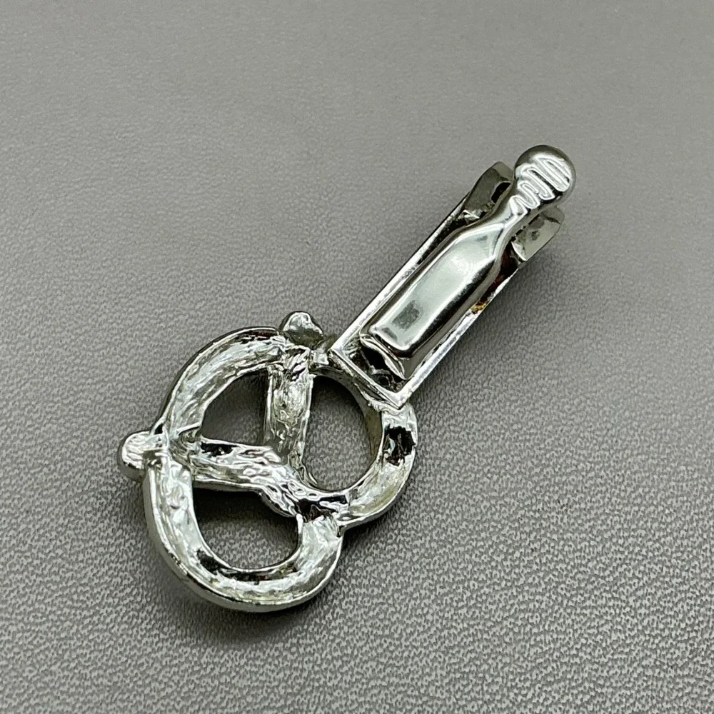 Pretzel Cufflinks Tie Clip Set Silver Tone Men's Novelty Oktoberfest Vintage